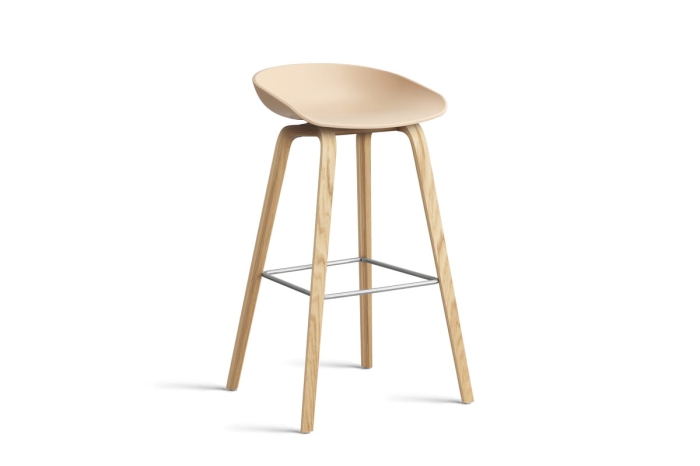 AA006-D126-AA51_AAS 32 H75 pale peach 2.0 shell_wb laquered oak base_stainless steel footrest.jpg