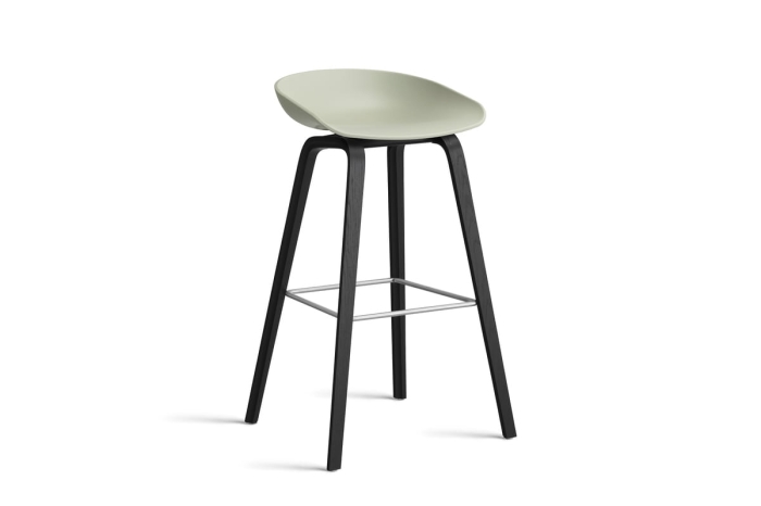 AA004-D150-AA51_AAS 32 H75 pastel green 2.0 shell_black wb laquered oak base_stainless steel footrest.jpg