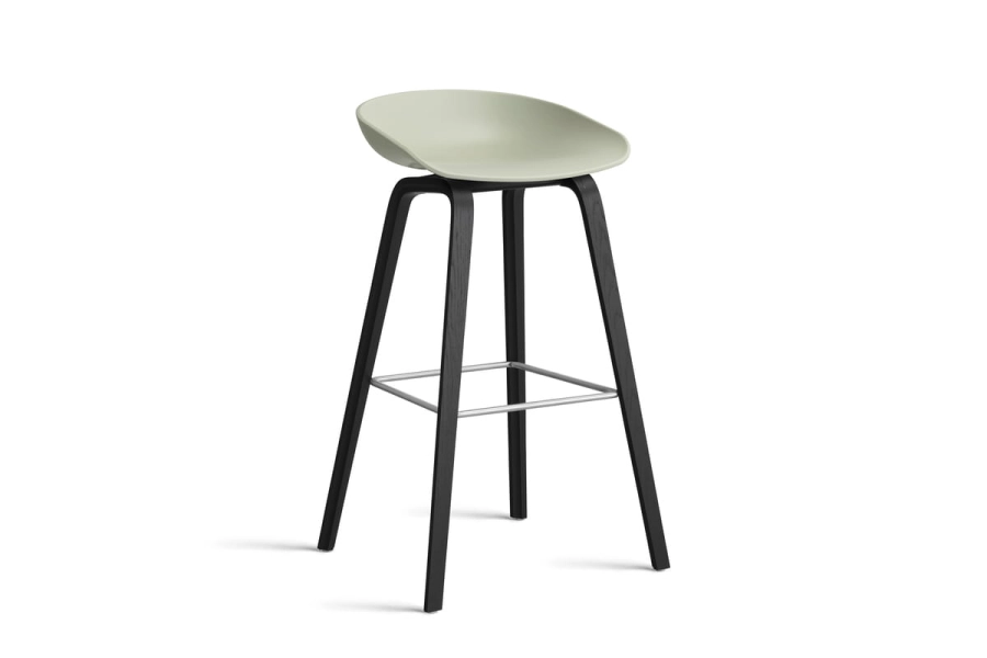 AA004-D150-AA51_AAS 32 H75 pastel green 2.0 shell_black wb laquered oak base_stainless steel footrest.jpg