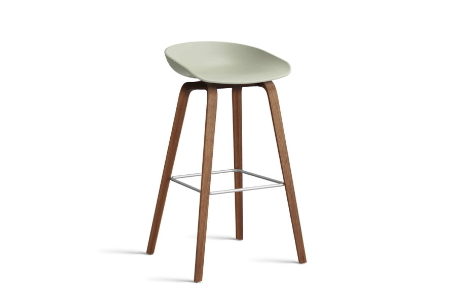 AB245-D150-AA51_AAS 32 H75 pastel green 2.0 shell_wb laquered walnut base_stainless steel footrest.jpg
