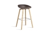 AA006-D132-AA51_AAS 32 H75 raisin 2.0 shell_wb laquered oak base_stainless steel footrest.jpg