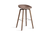 AB245-D147-AA51_AAS 32 H75 soft brick 2.0 shell_wb laquered walnut base_stainless steel footrest.jpg