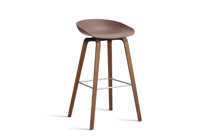 AB245-D147-AA51_AAS 32 H75 soft brick 2.0 shell_wb laquered walnut base_stainless steel footrest.jpg