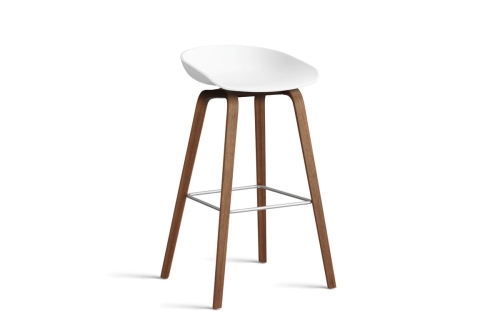 AB245-D159-AA51_AAS 32 H75 white 2.0 shell_wb laquered walnut base_stainless steel footrest.jpg