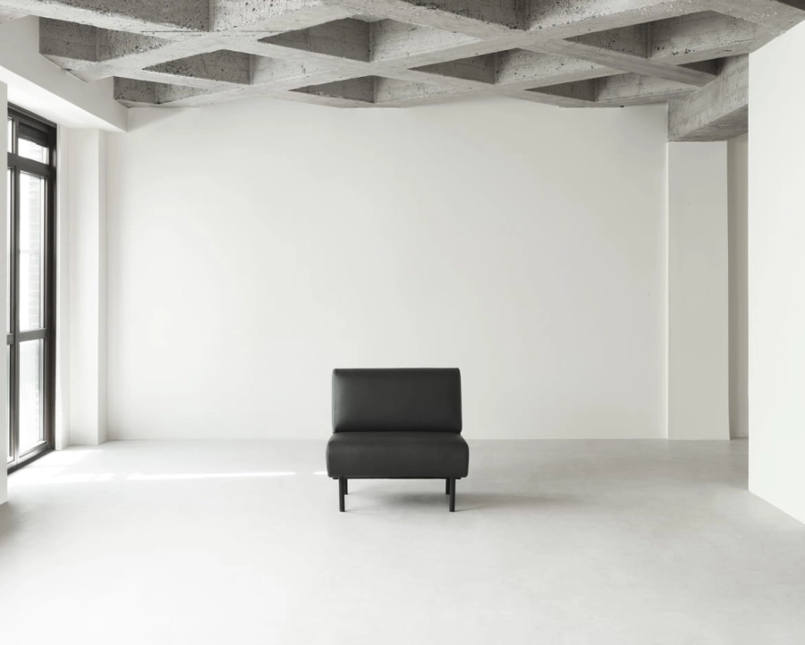 2023_Frame_Sofa_80cm_Ultra_41580_01.jpg