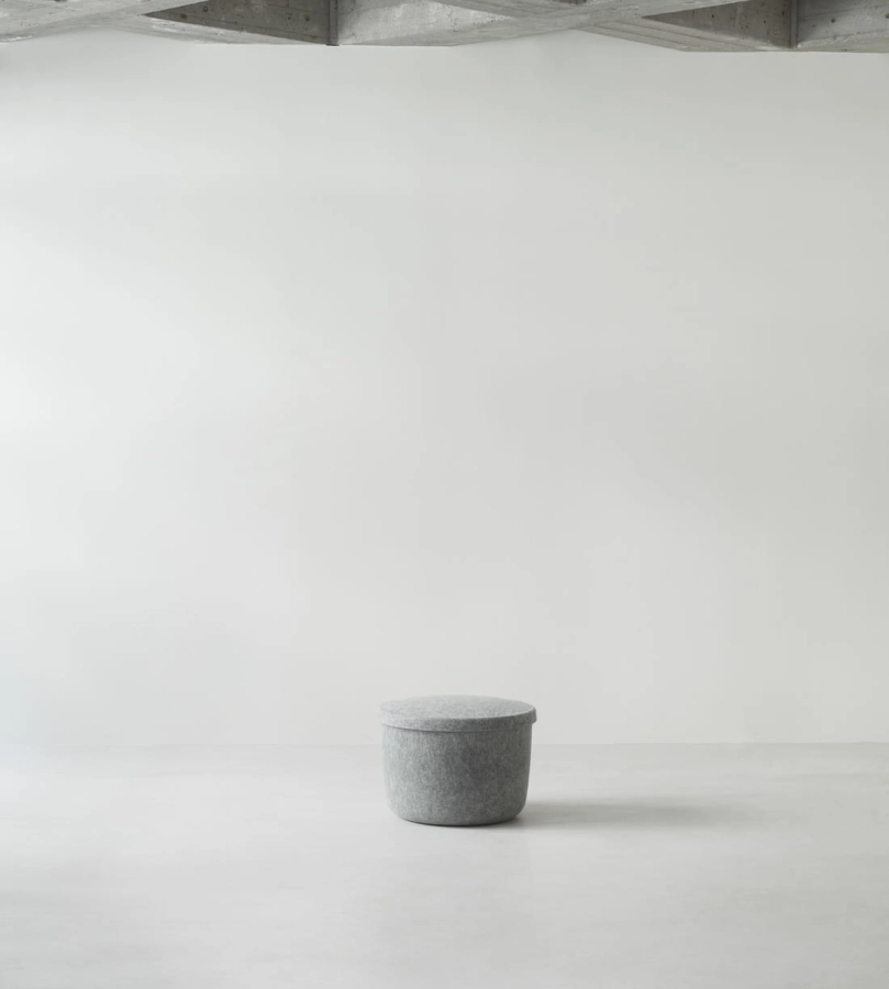 2023_Hide_Pouf_Small_Grey_01.jpg