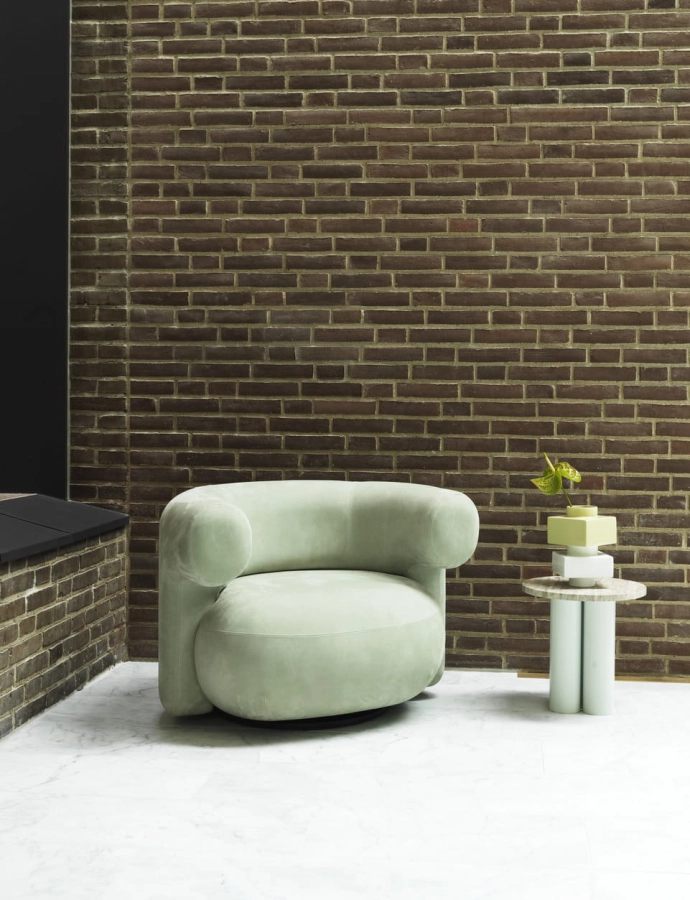 2023_Burra_Lounge_Chair_Dit_Table_Light_Green_Travertine_Silver_Deko_Object_S4_Sage_S3_Snow.jpg