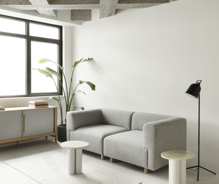 2023_Redo_Modular_Sofa_110_150_Hallingdal_0130_Oak_Legs_Dit_Table_Light_Green_Travertine_Light_Sand_Emerald_Onyx_Stage_Floor_Lamp_Black.jpg