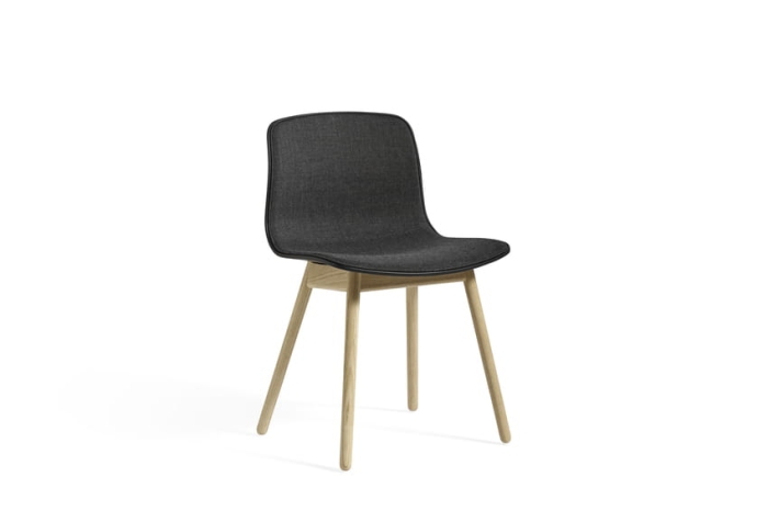 AA123-A004-AA01-01DT_AAC 12 black 2.0 shell front uph Remix 173_wb lacquered oak base.jpg