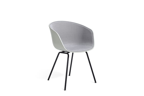 AA229-D151-AA06-01CH_AAC 26 front uph Surface by HAY 120_pastel green 2.0 shell_black base.jpg