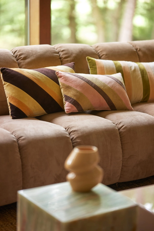 2324 Collection Hkliving Shoot 2 LR 13.jpg