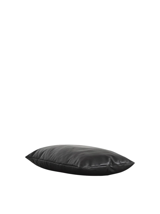 WOUD_Level_Pillow_Black_1000x.webp