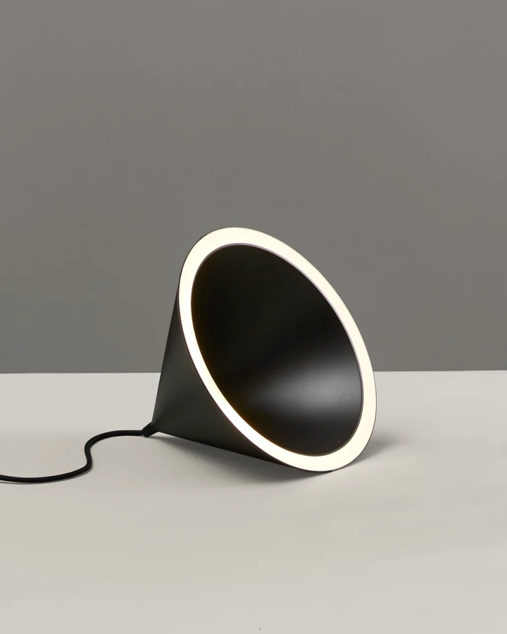 WOUD_Annular_pendant_3_52ee2ae1-c1e2-4f0e-a40a-629caad00c60_1000x.webp
