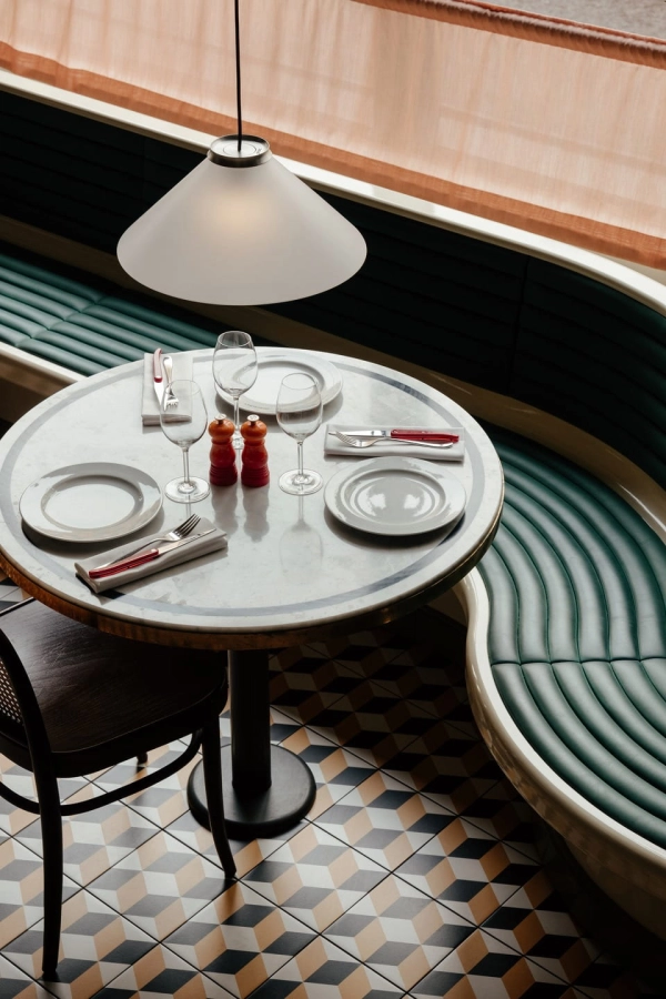 Pholc_Aline_40_430114_Interior_image_1.jpg