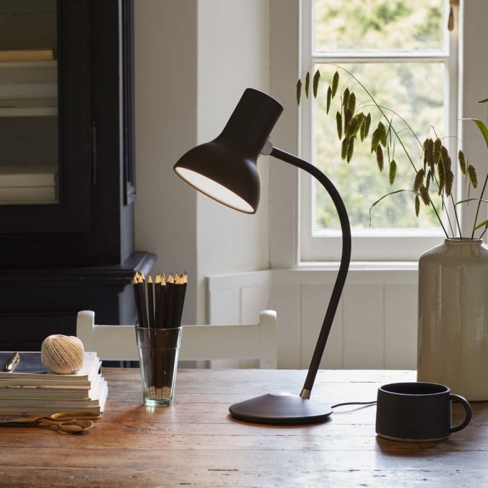 t75-mini-table-lamp-black-work.jpg