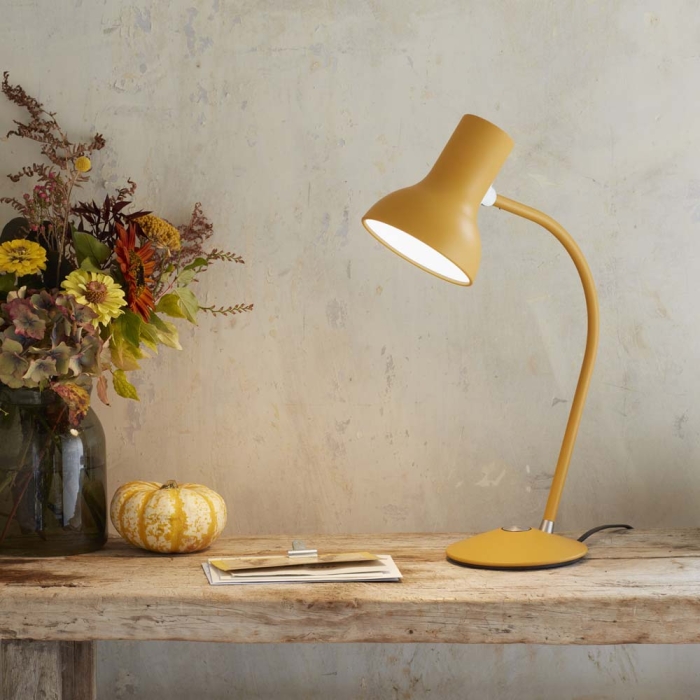 t75-mini-table-lamp-gold-work-2.jpg