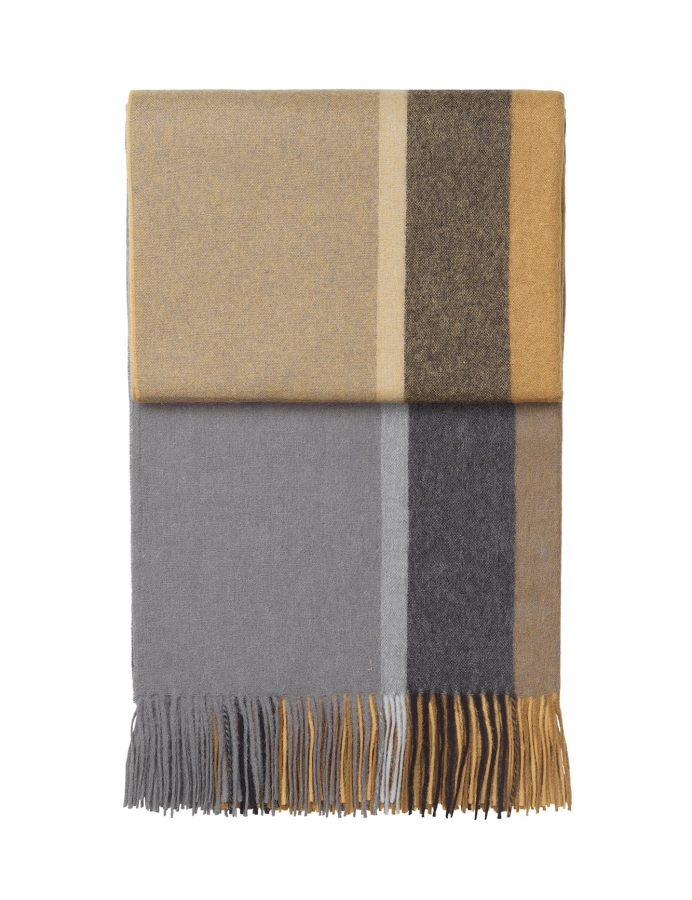 Manhattan_throw-Throw-70002-Yellow_ocher_smoked_glass-25_1800x1800.jpg