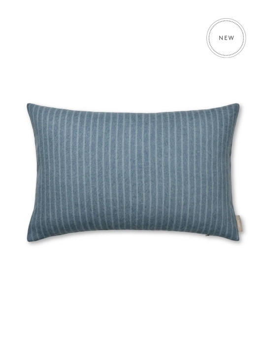 Stripes_cushion_cover_40x60cm-Cushion-90004-Mirage_blue-9_1800x1800.webp