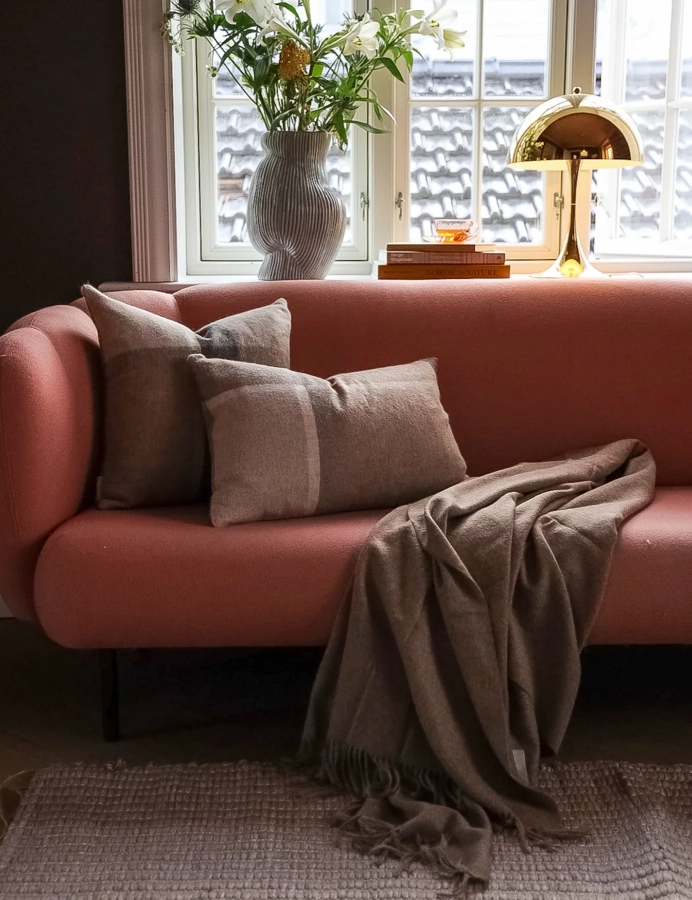 Manhattan_cushion_cover_50x50_cm-Cushion-96002-Beige-2_1800x1800.webp