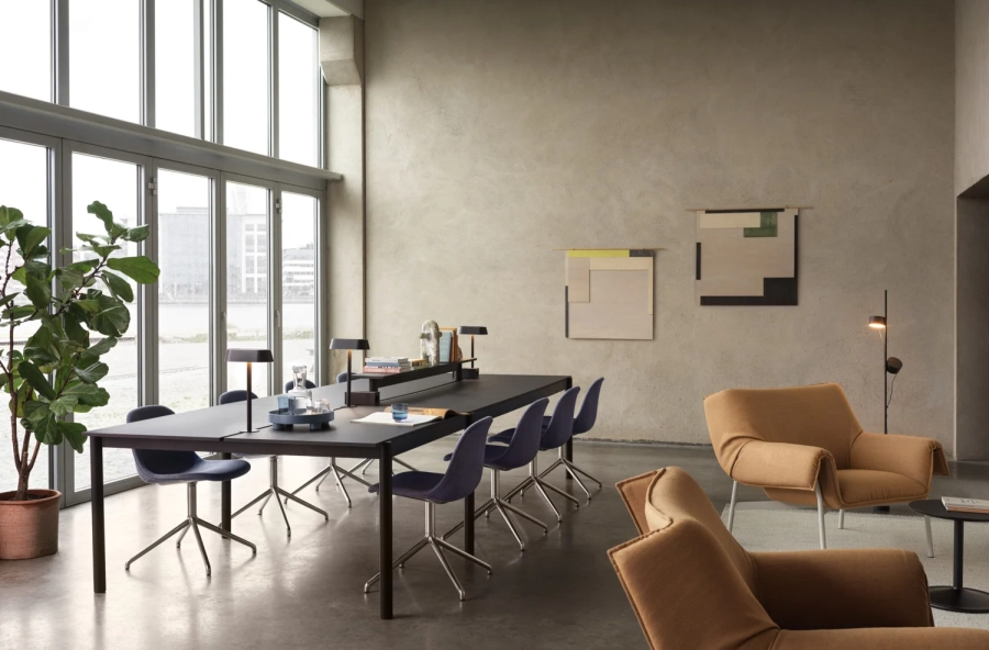 22972-en-linear-system-config-1-black-black-fiber-side-swivel-alu-sabi-631-wrap-lounge-chair-fiord-451-grey-soft-side-o41-black-ply-off-white-post-floor-muuto-org.webp