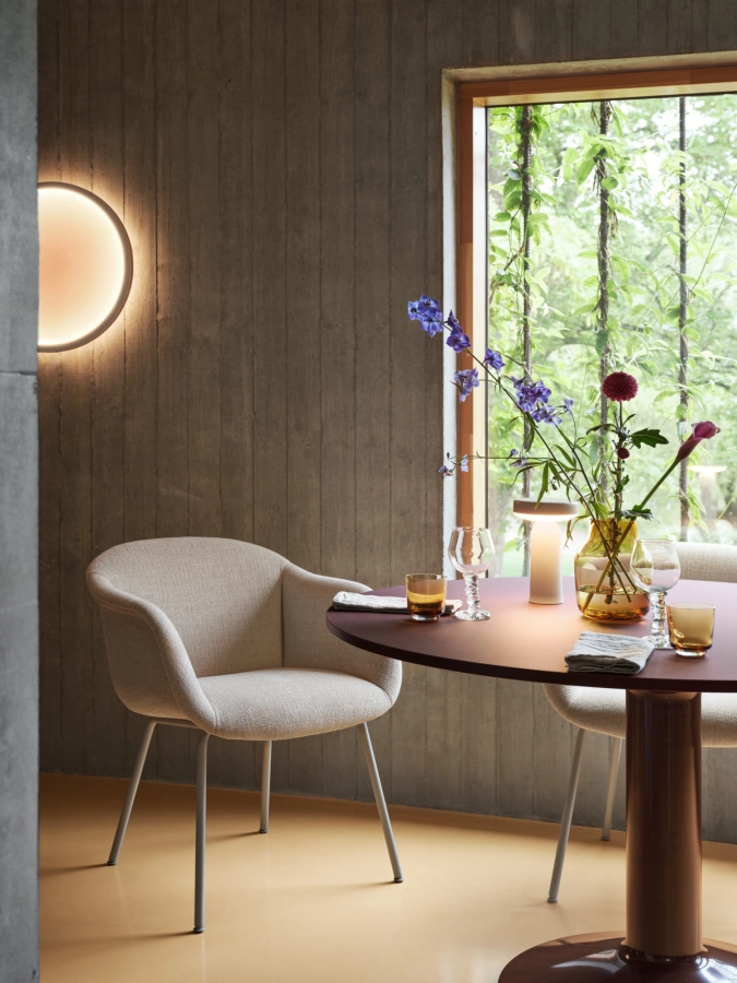 26093-en-fiber-soft-armchair-tube-grey-ecriture-240-calm-wall-lamp-50-midst-dark-red-ease-raise-silent-muuto-org.jpg