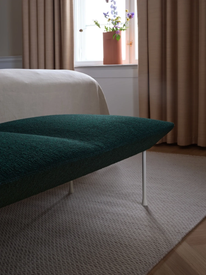 27830-en-oslo-bench-hearth-010-grey-ply-rug-light-rose-ridge-35-terracotta-muuto-org.webp