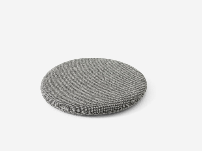 Wire Stool VP11_Hallingdal 126 Seat Pad.jpg