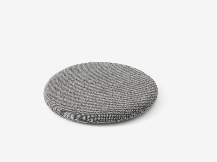 Wire Stool VP11_Hallingdal 126 Seat Pad.jpg