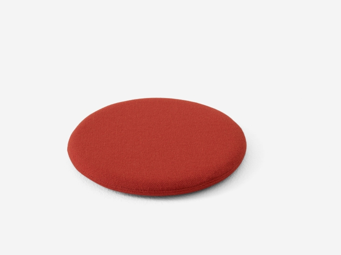 Wire Stool VP11_ Hallingdal 600 Seat Pad.jpg