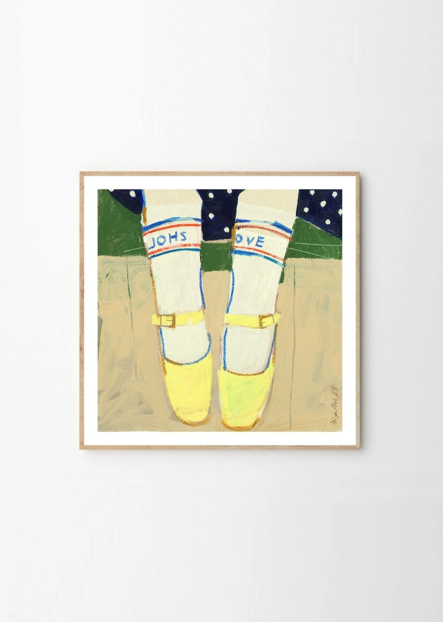 Aliya_Abs_On_The_Jetty_Frame_Oak_Low_Res.jpg