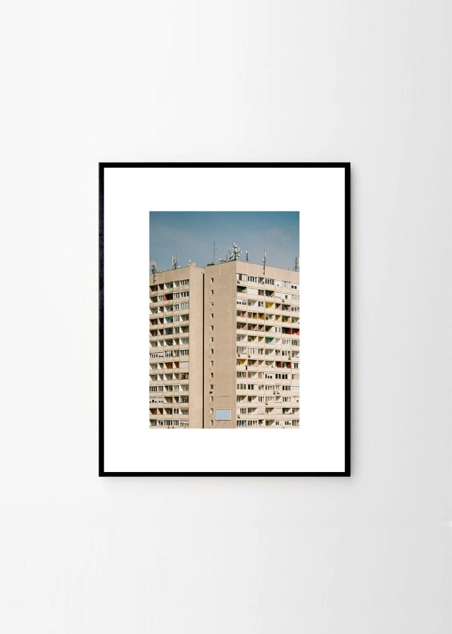 Priszcilla_Varga_Block_OClock_Frame_Black_Oak_Low_Res.jpg