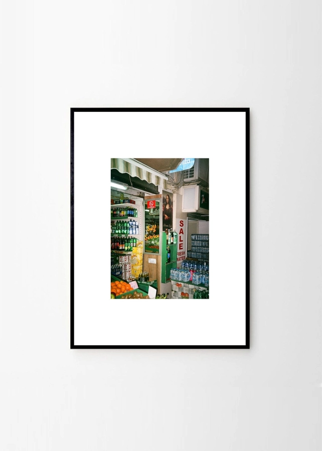 Priszcilla_Varga_Deli_Holiday_Frame_Black_Oak_Low_Res.jpg