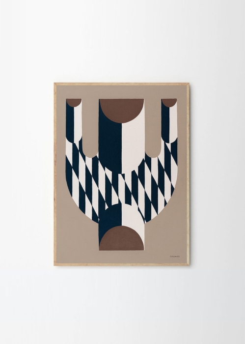 Studio_Paradissi_Vase_with_Diagonal_Pattern_Frame_Oak_Low_Res.jpg