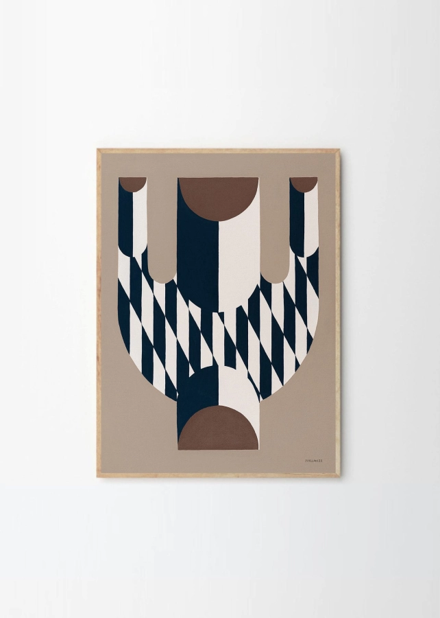 Studio_Paradissi_Vase_with_Diagonal_Pattern_Frame_Oak_Low_Res.jpg