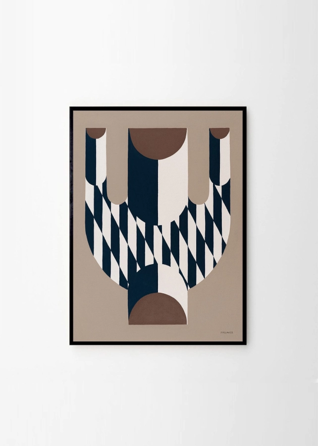 Studio_Paradissi_Vase_with_Diagonal_Pattern_Frame_Black_Oak_Low_Res.jpg