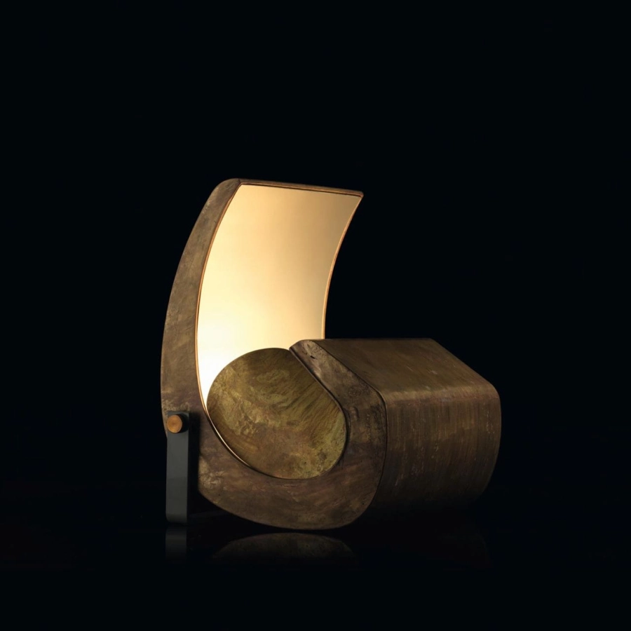 a-escargot-black-background-1280x1280.jpg