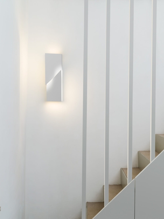 wall_shadows_petite_amb_MI.jpg