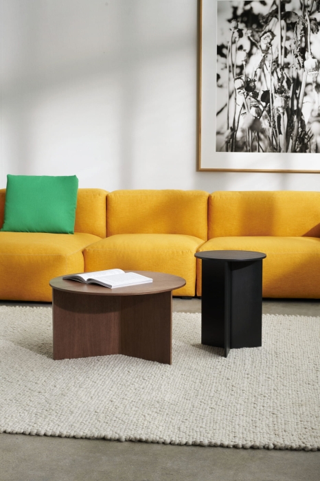 Mags Soft Low 3 Seater comb 10 Left Metaphor 033 beige stitching_Slit Table Wood Round XL walnut_Mags 09 Cushion Vidar 932.jpg