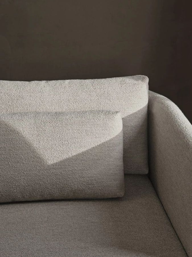 fermLIVING_SS24_DaseSofaArmrestEndModuleRight_SoftBoucléNatural_1104269098_1104269532_1104269533_DaseCushion_1104269445_1104269544_02.jpg