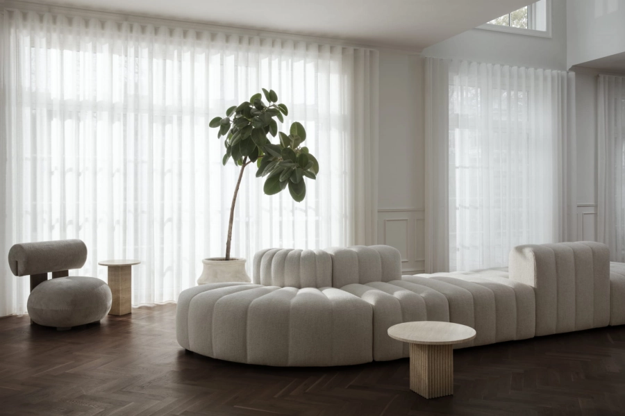 2401_M_Studio-Sofa_Soho-Side-Table_Soho-Coffee-Table_Hippo-Lounge_NORR11_1.jpg