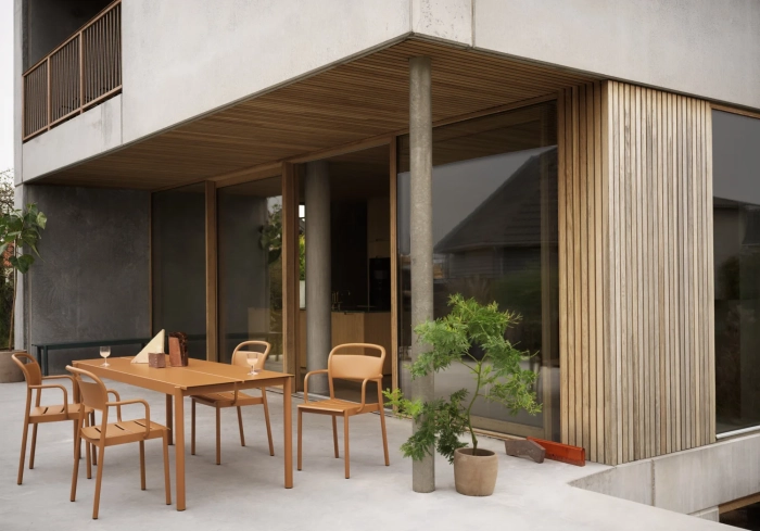 12022-en-linear-steel-armchair-linear-steel-table-200-cm-burnt-orange-muuto-org-3.webp