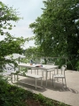 19393-en-linear-steel-table-220-bench-170-side-chair-grey-raise-carafe-glass-muuto-org.webp