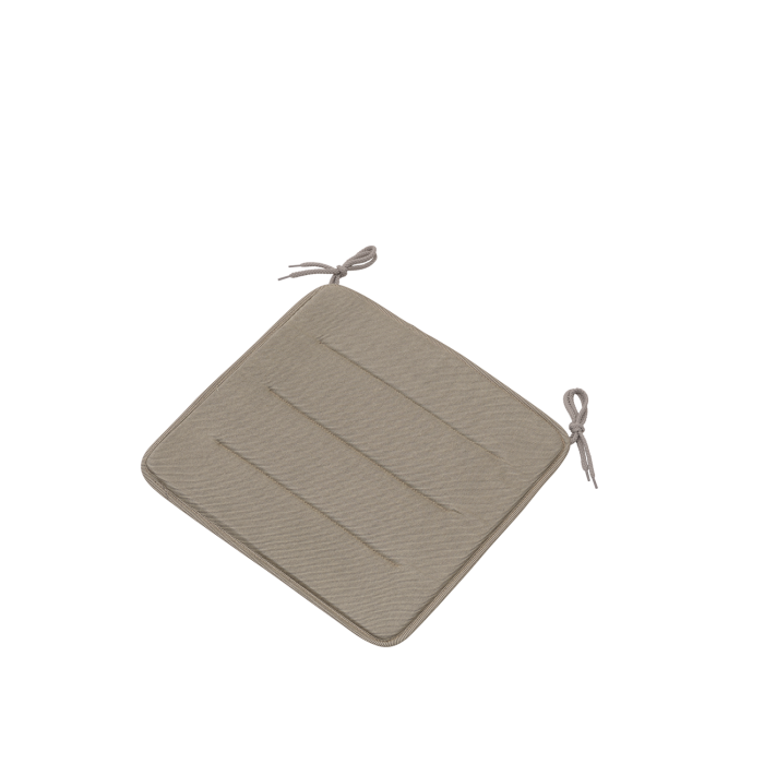 27629-en-linear-steel-seat-pad-side-armchair-light-grey-muuto-5000x5000-hi-res.tif.png