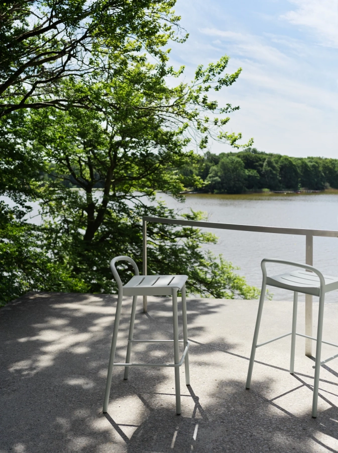 19382-en-linear-steel-bar-stool-h75-grey-muuto-org.webp