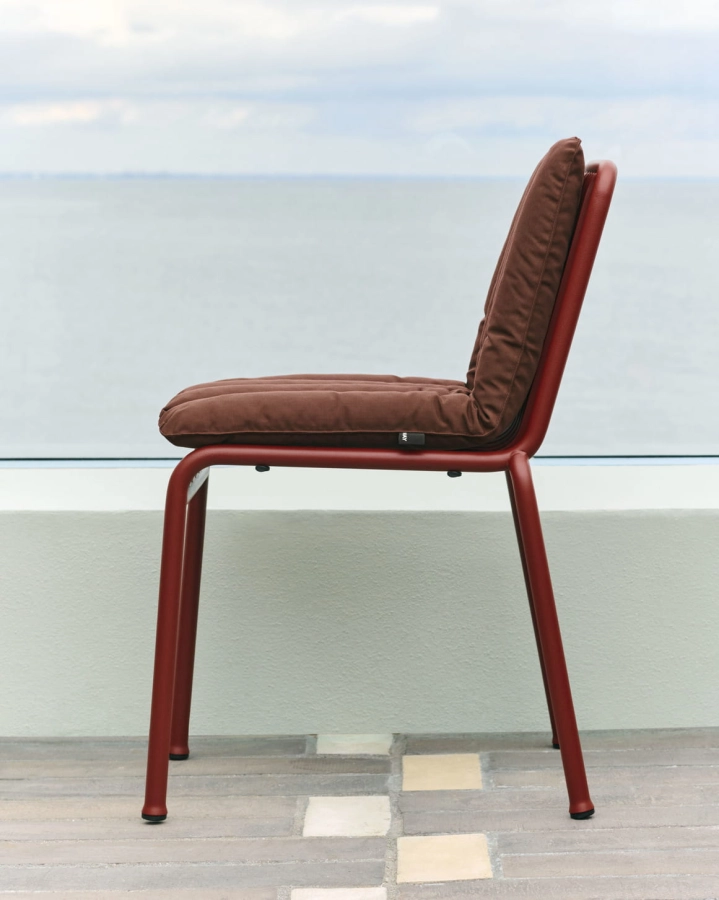 Palissade Chair iron red_Palissade Chair and Armchair Soft Quilted Seat Cushion iron red 01.jpg