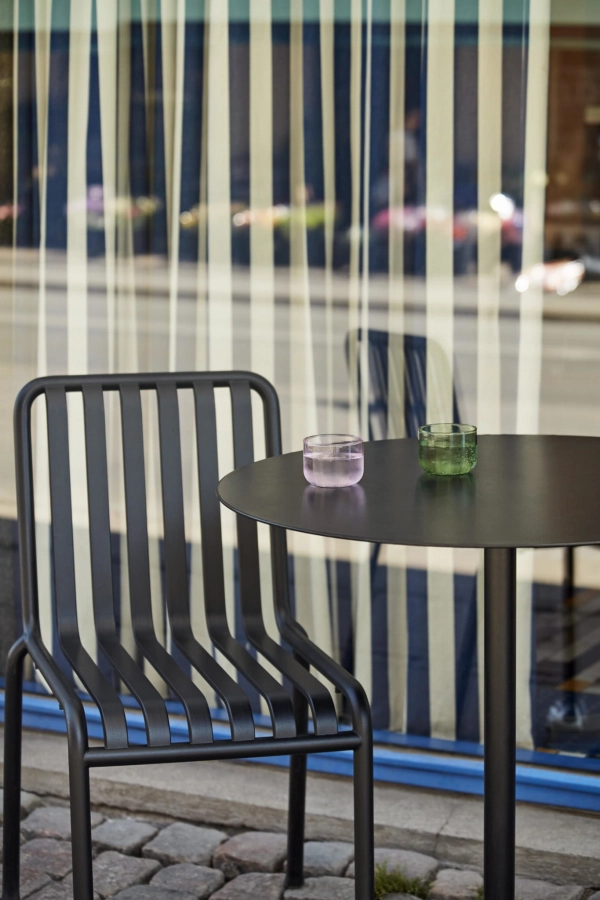Palissade Chair anthracite_Neu Table anthracite_Tint Glass.jpg