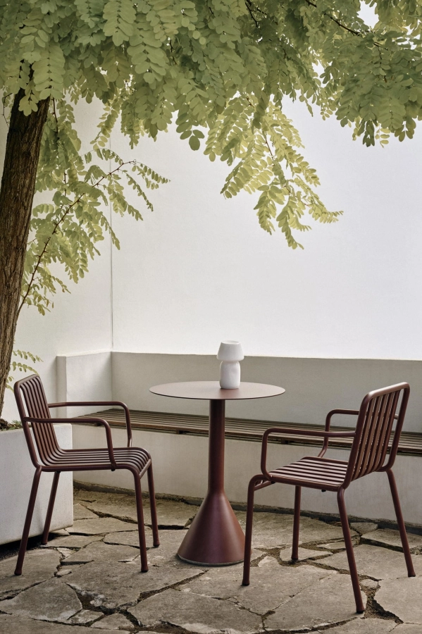 Palissade Cone Table_Palissade Armchair iron red_Apollo Portable.jpg
