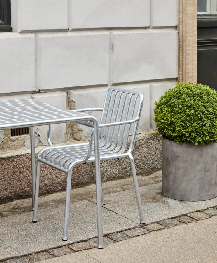 Palissade Table Hot Galvanised_Palissade Armchair Hot Galvanised.jpg