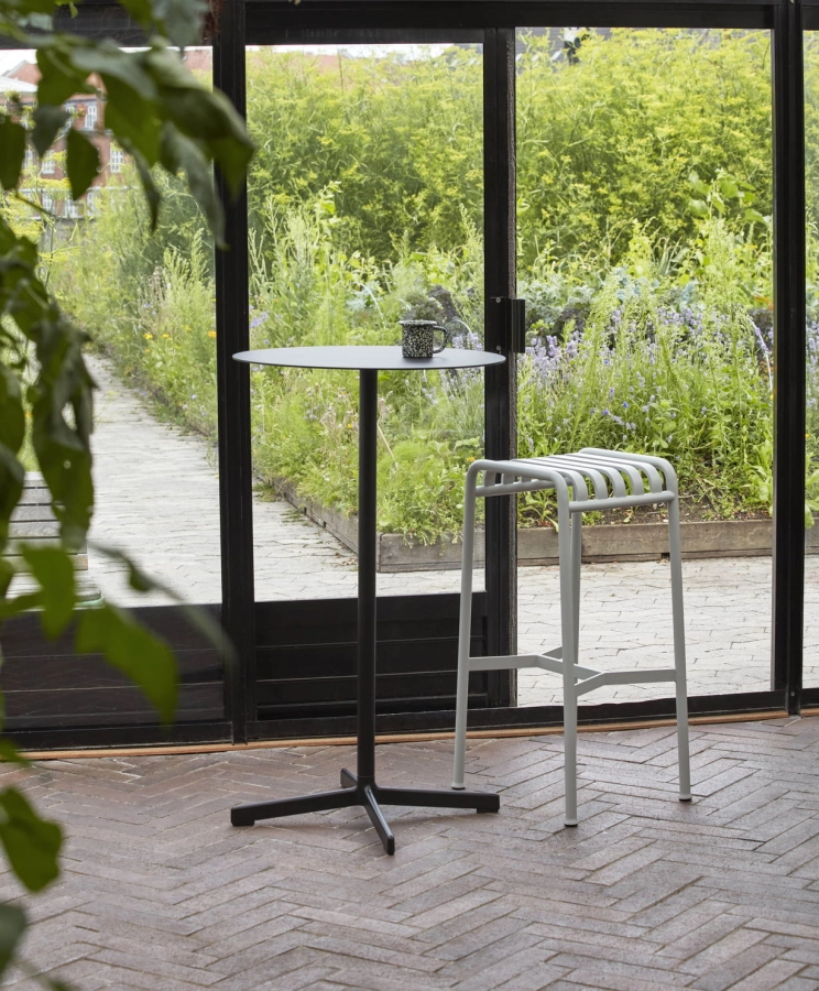 Palissade Bar Stool sky grey_Neu Table anthracite 60x105.jpg