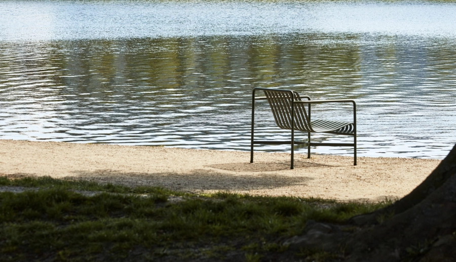 Palissade Lounge Chair Low olive 01.jpg